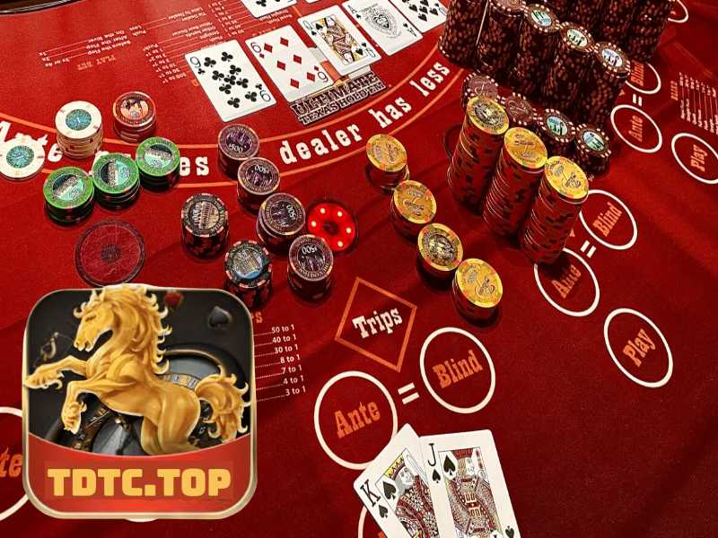 Cách chơi bài Poker được cổng game TDTC chia sẻ dễ hiểu 